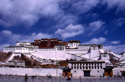 Potala Gesamtansicht 01